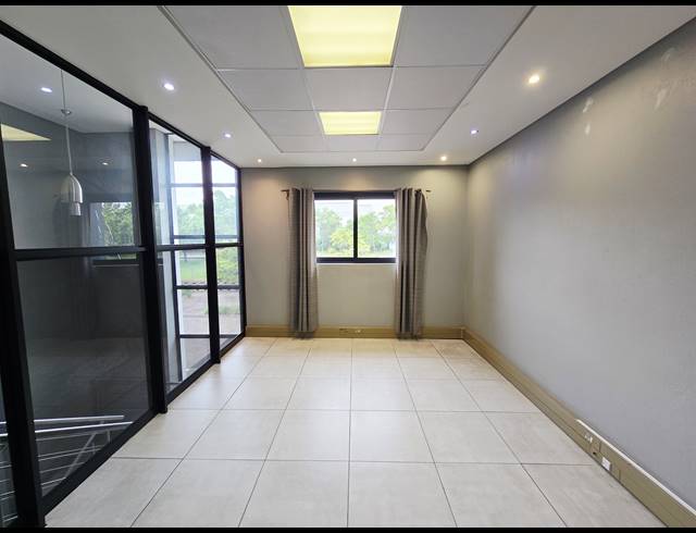 1,535M² WAREHOUSE TO LET IN LANSERIA
